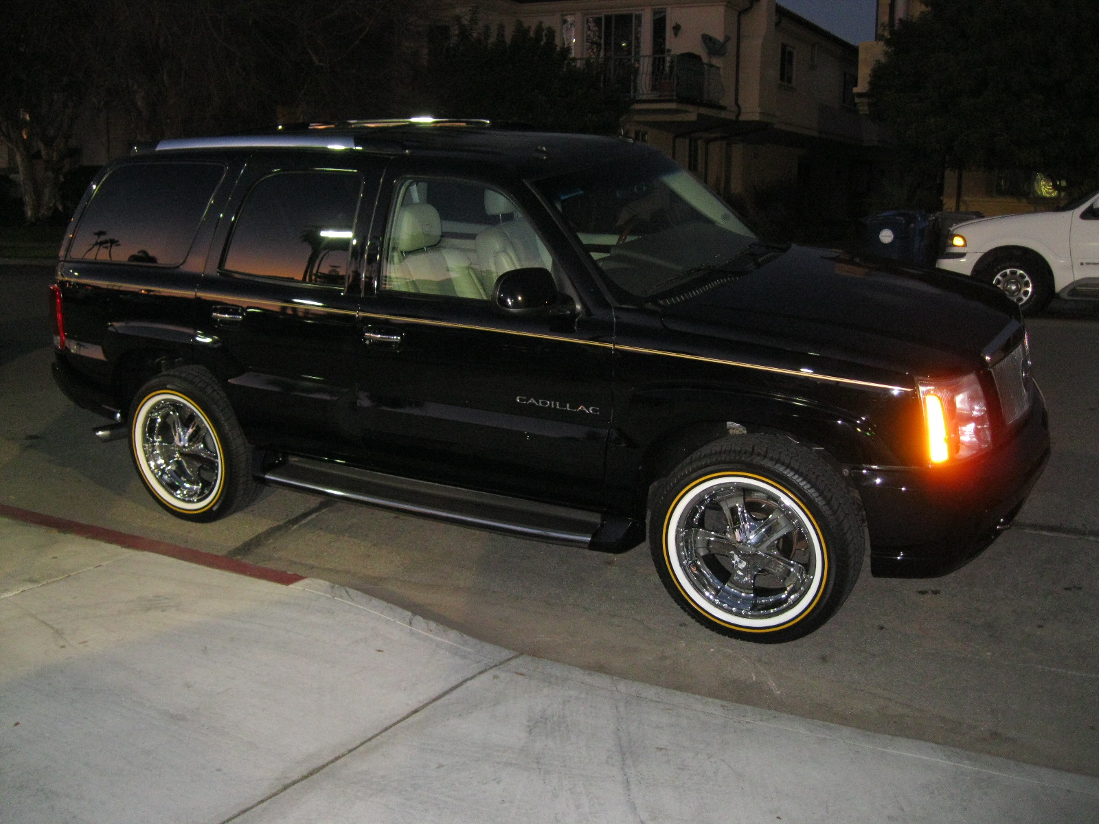 20 Verde Chrome Wheels Vogue Tires Cadillac Escalade Chevy Tahoe